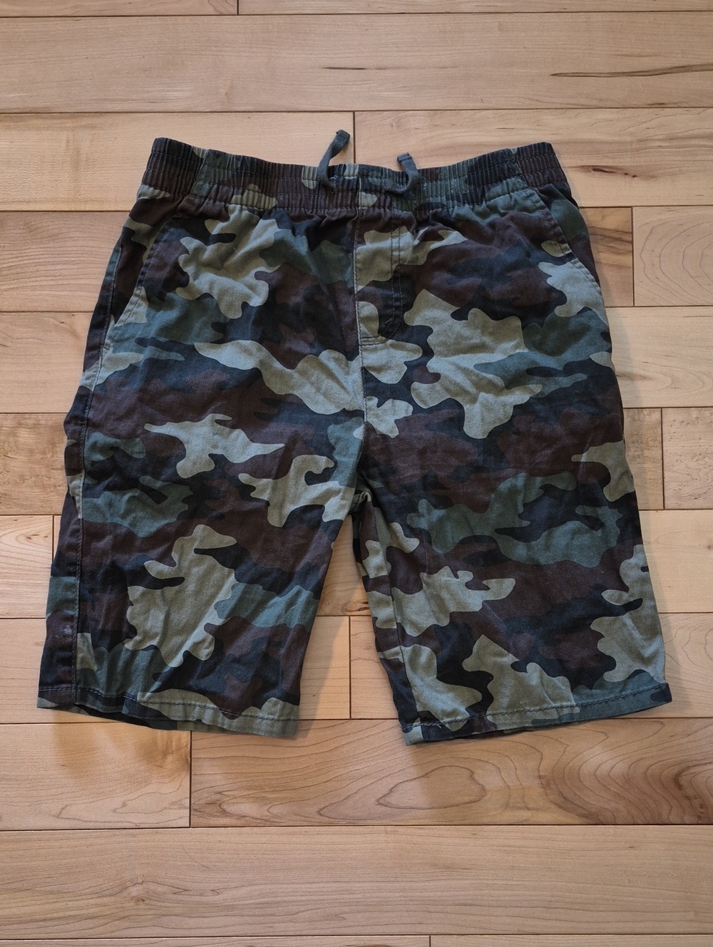 Boy's Size 14/16 Levi's Camouflage Drawstring Shorts